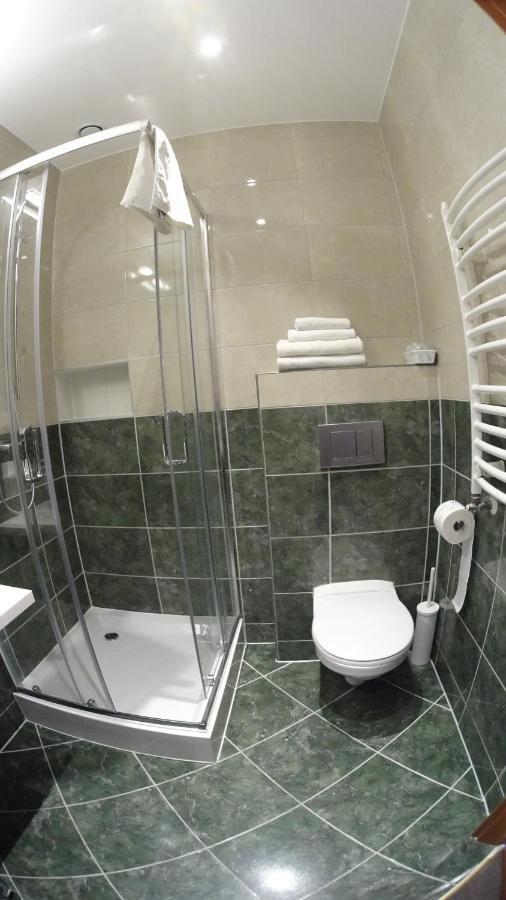 Hotel Astra Dąbrowa Górnicza Buitenkant foto
