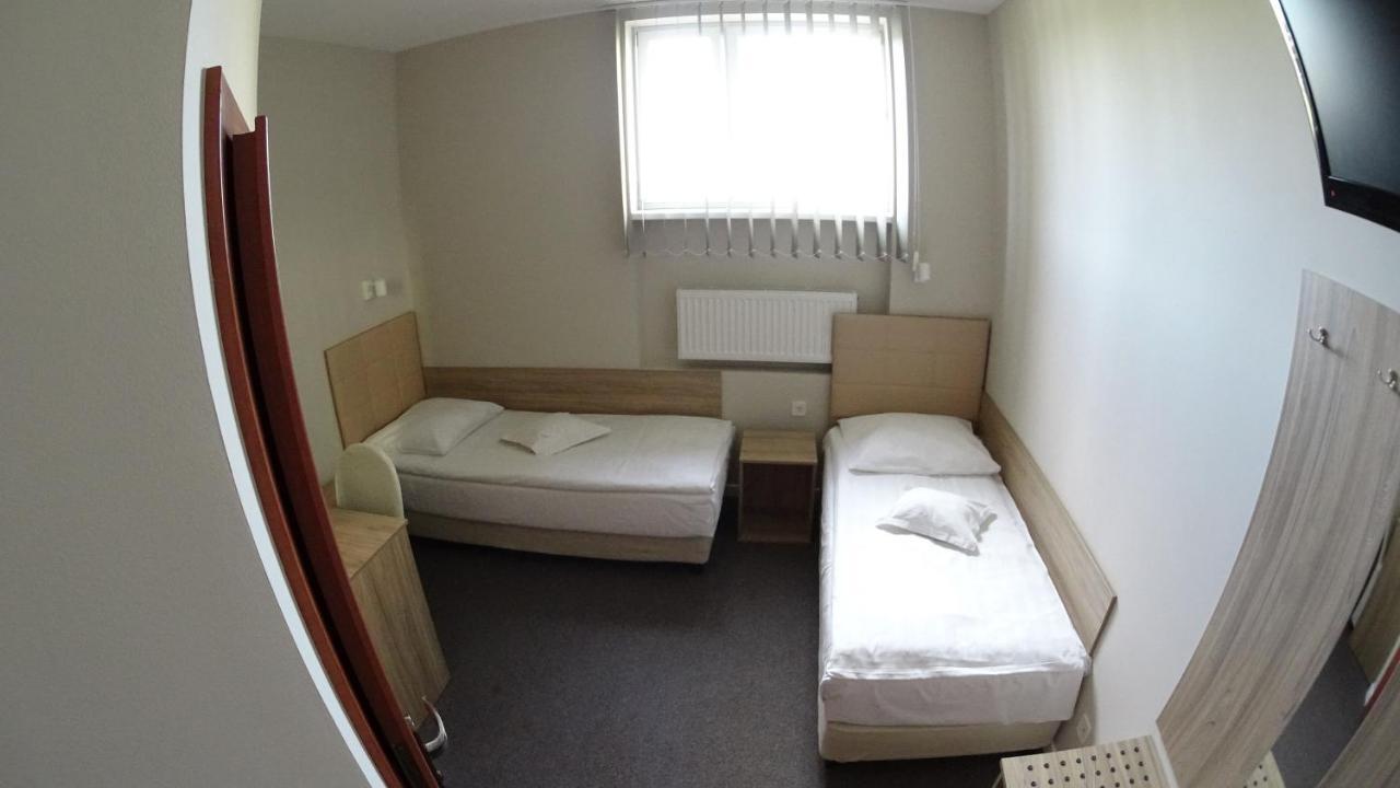 Hotel Astra Dąbrowa Górnicza Buitenkant foto
