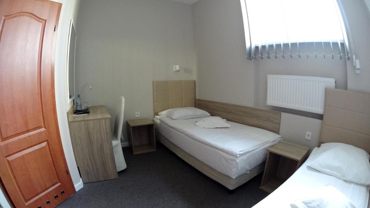 Hotel Astra Dąbrowa Górnicza Buitenkant foto